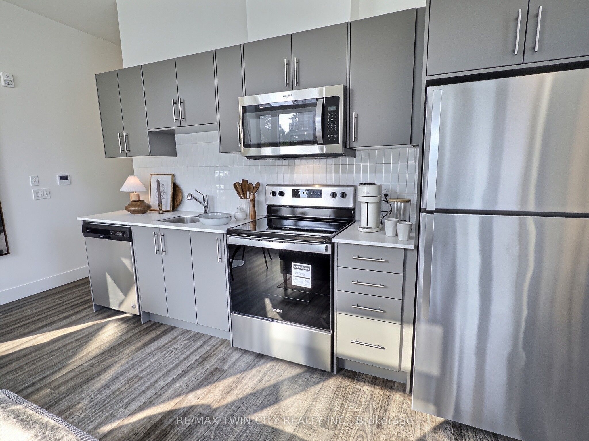 107 Roger Street 101, Waterloo, ON N2J 1A4 photo 5