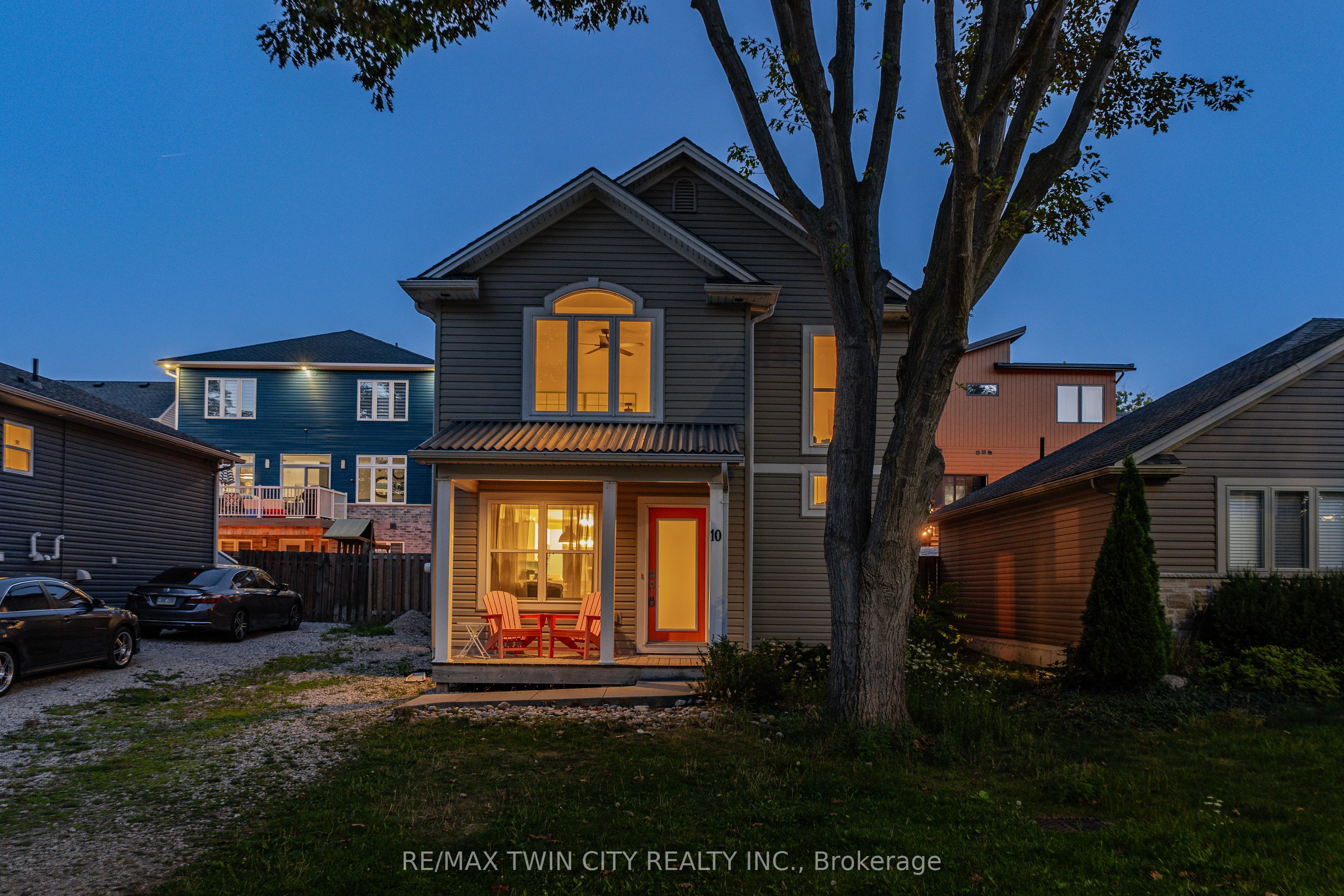 10 Queens Avenue, Lambton Shores, ON N0M 1T0 photo 2