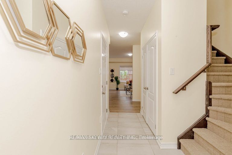 44 Dewberry Drive, Kitchener, ON N2B 0A9 photo 2
