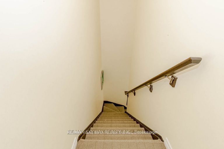 44 Dewberry Drive, Kitchener, ON N2B 0A9 photo 5