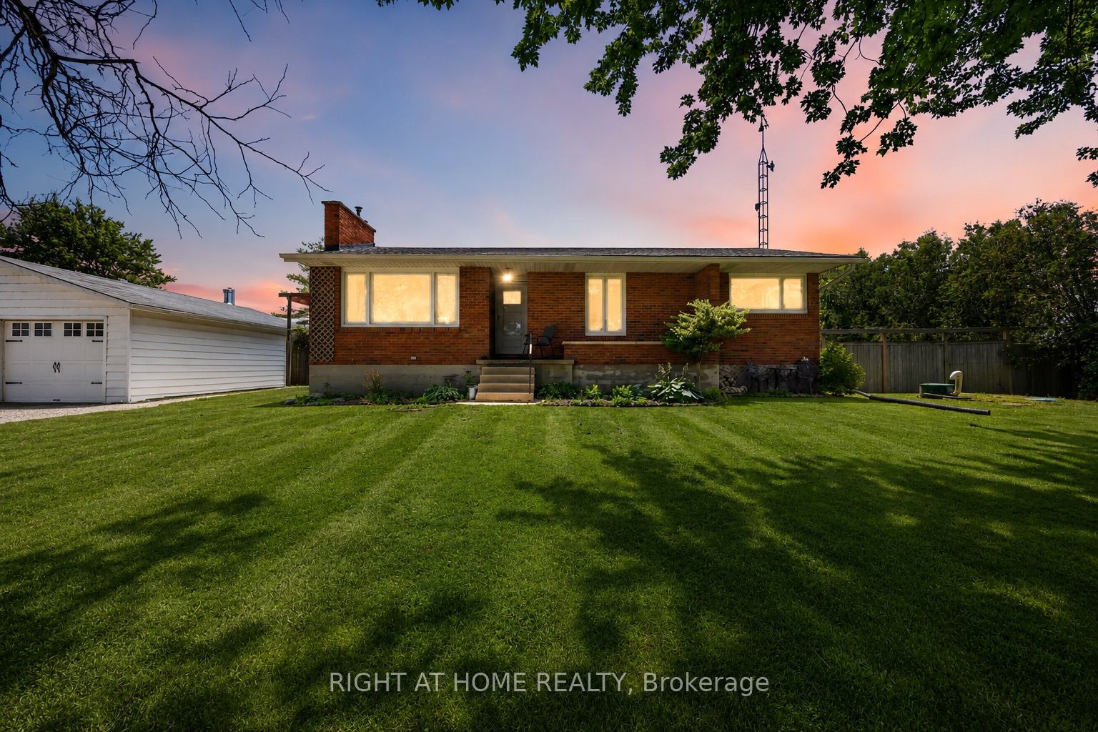 1933 Plank Road, St. Clair, ON N7T 7H5