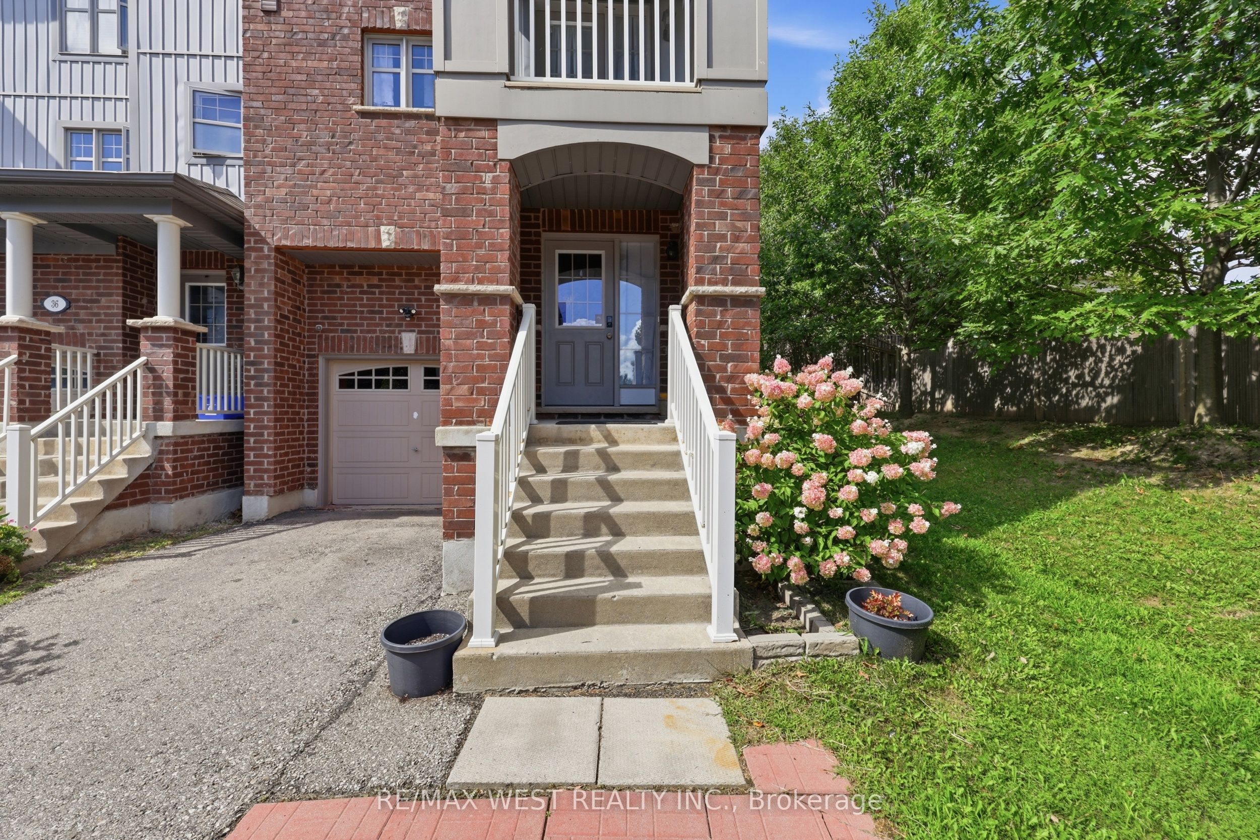 701 Homer Watson Boulevard 35, Kitchener, ON N2C 0B5 photo 2