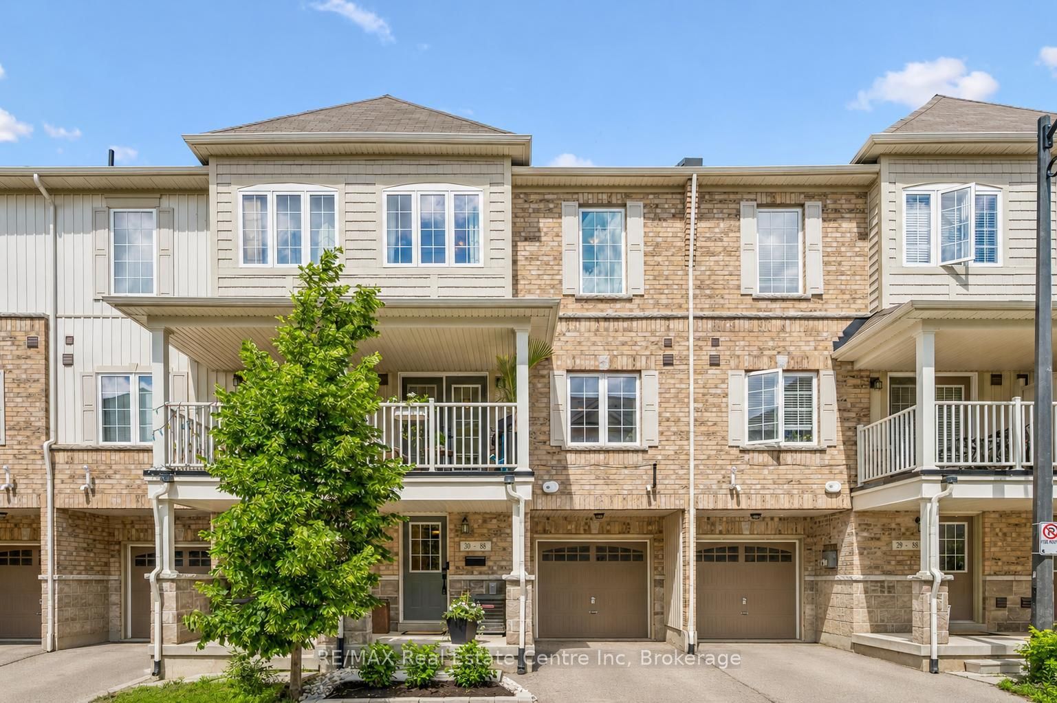 88 DECORSO Drive 30, Guelph, ON N1L 0A1
