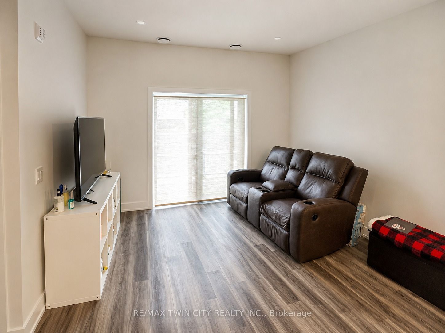 1100 Lackner Place 216, Kitchener, ON N2A 0M1 photo 2