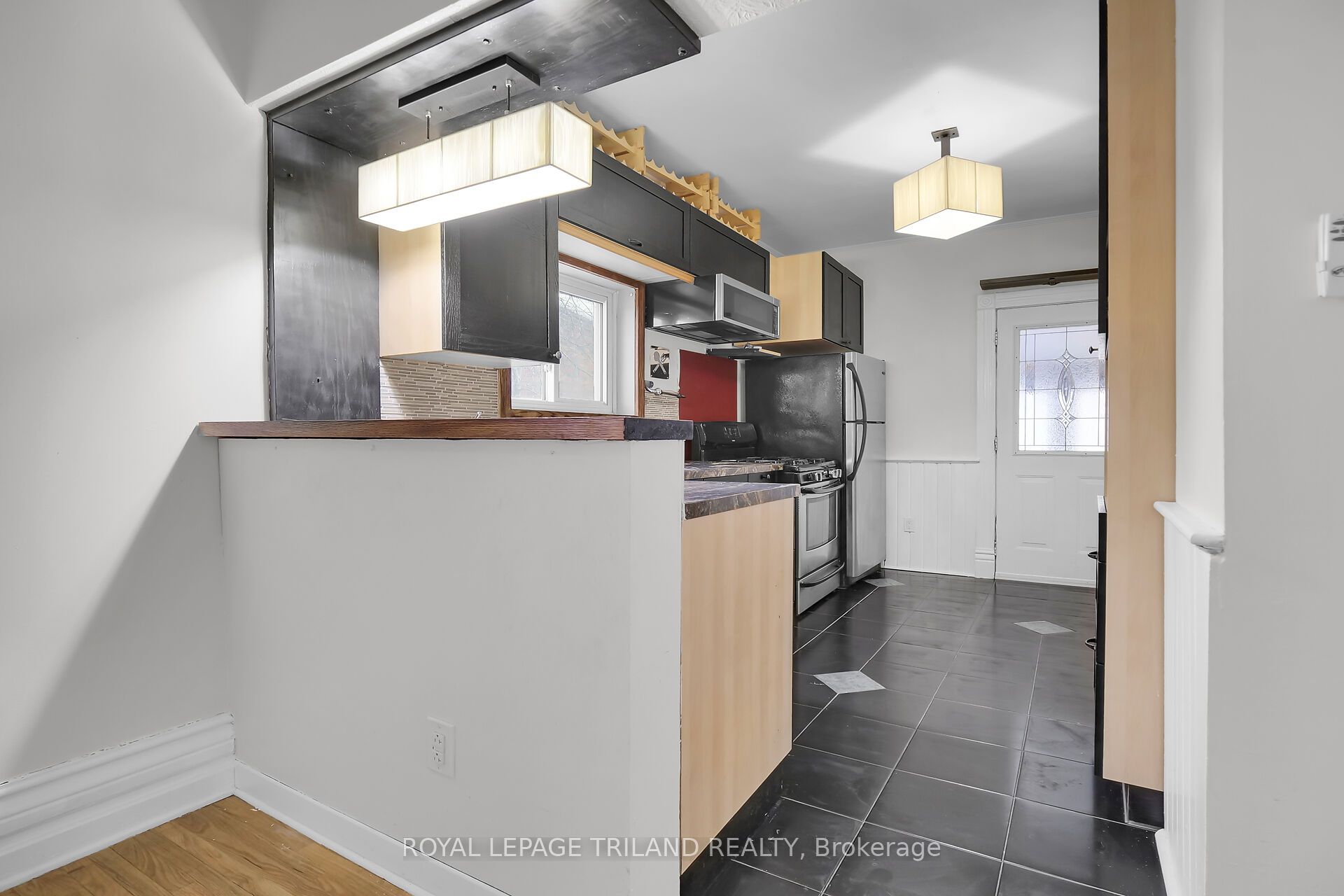 18 Wharncliffe Road S, London South, ON N6J 2J4 photo 2