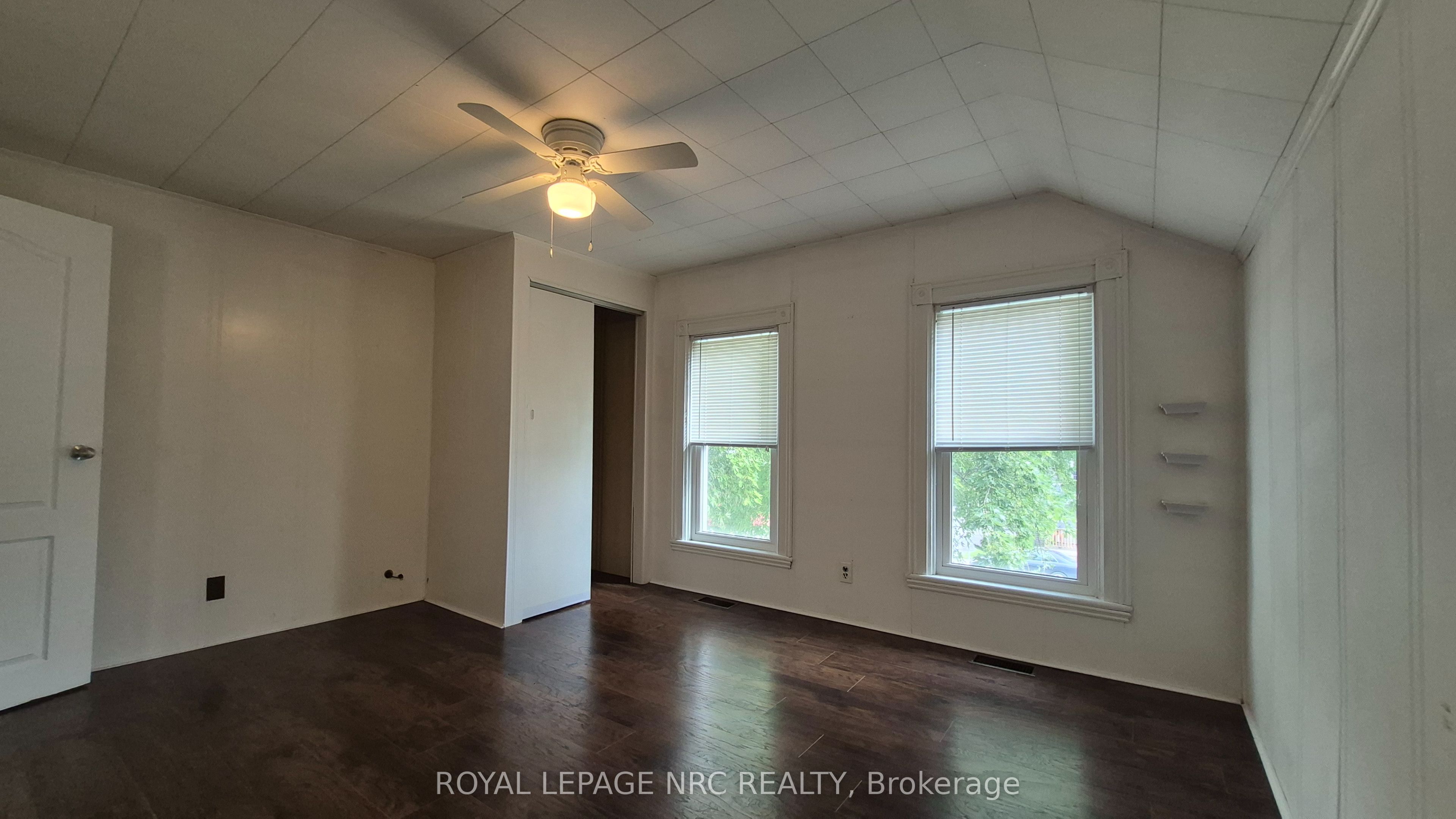 4593 Park Street, Niagara Falls, ON L2E 2R2 photo 2