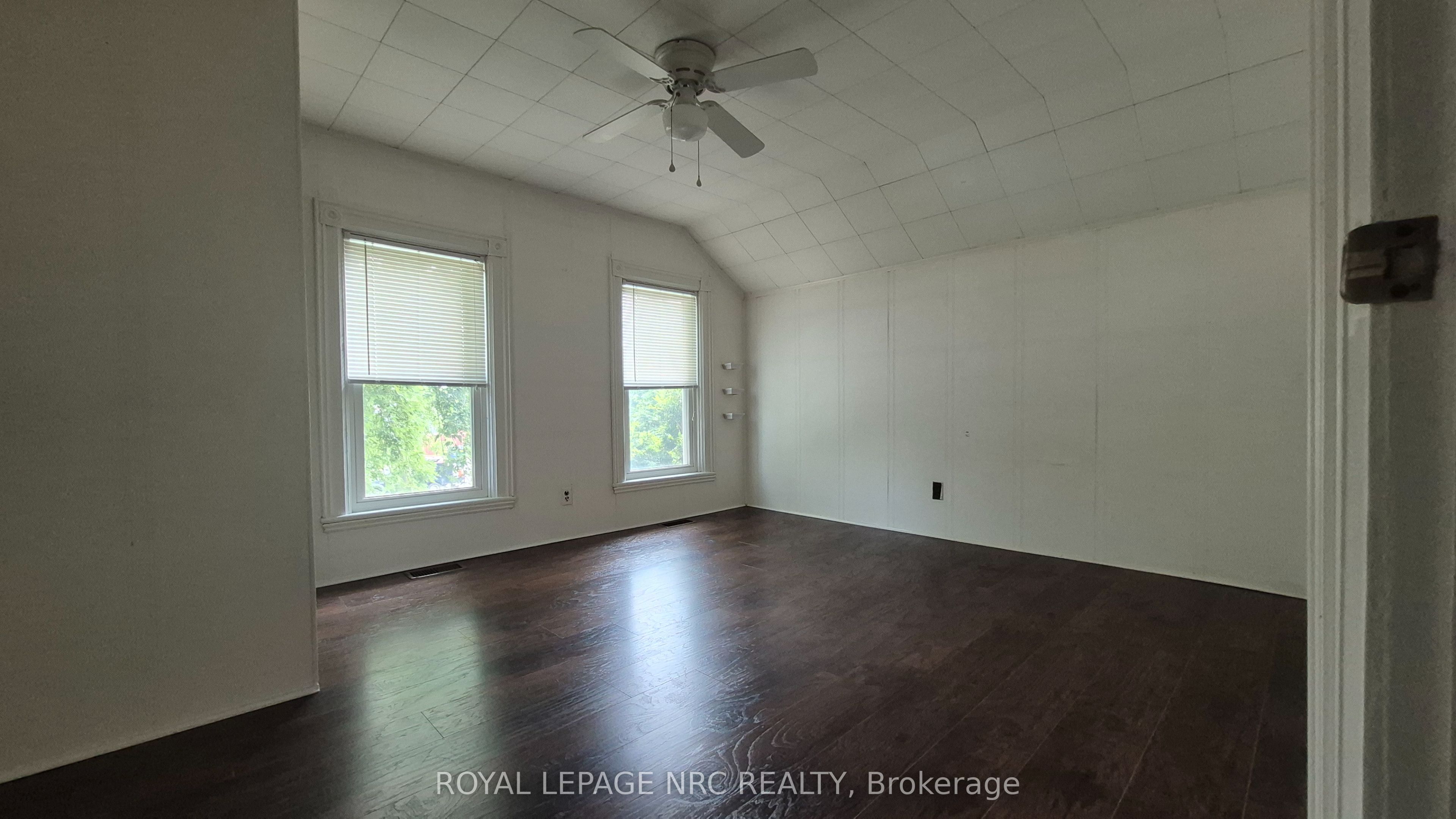 4593 Park Street, Niagara Falls, ON L2E 2R2 photo 3