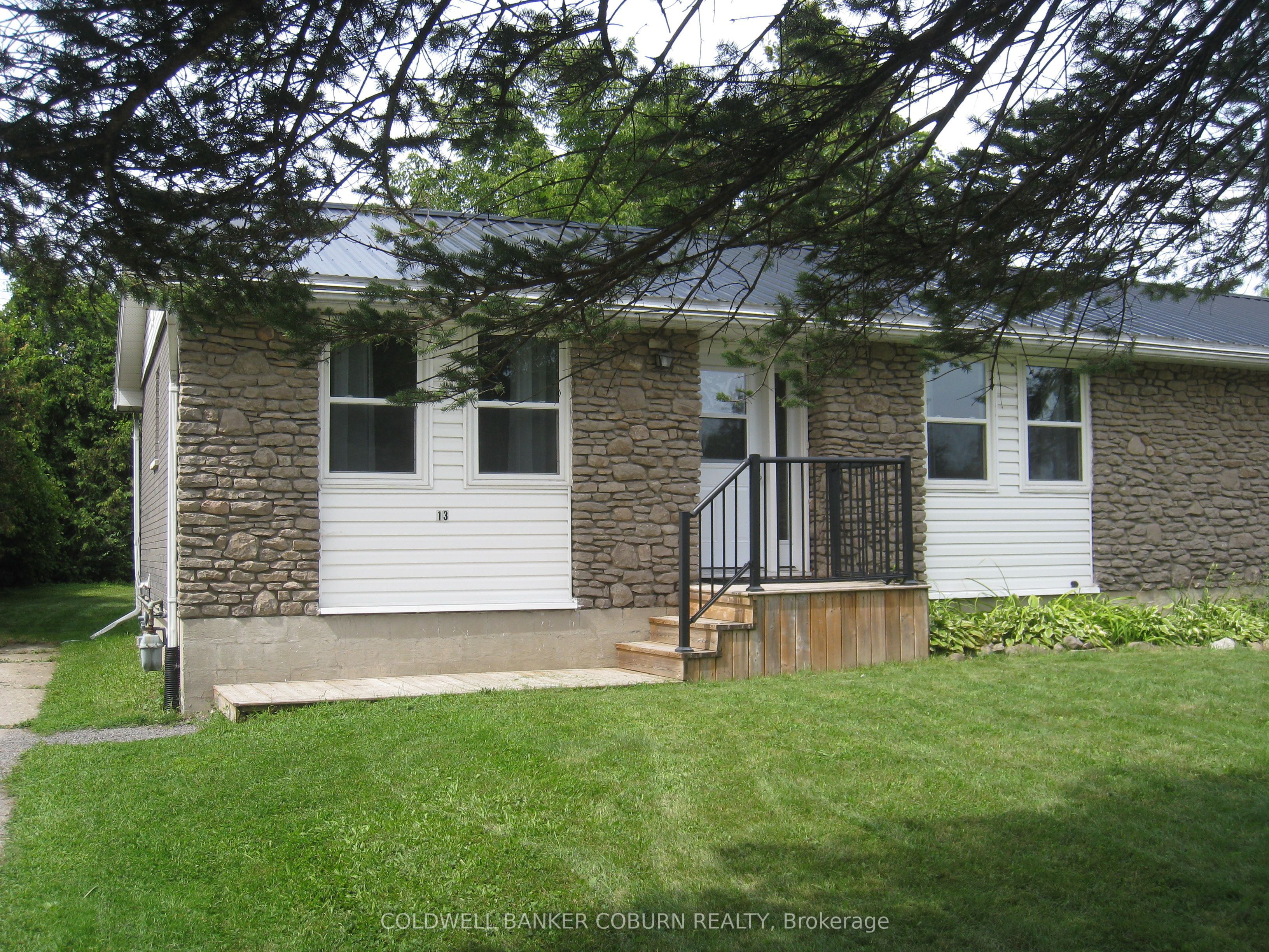 13 Queen Street, North Grenville, ON K0G 1J0 photo 2