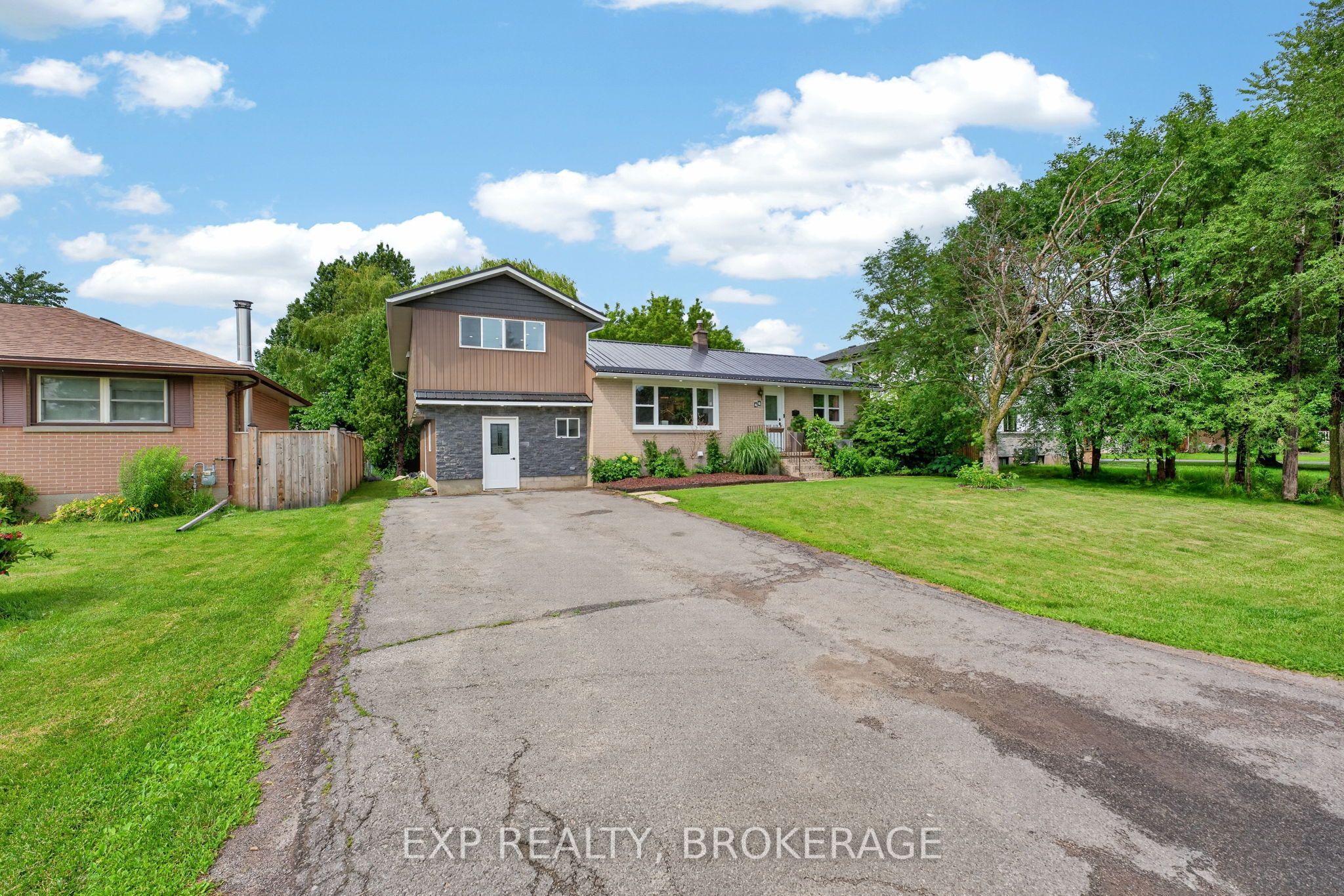 44 Lennox Street, Kingston, ON K7M 4S4 photo 2