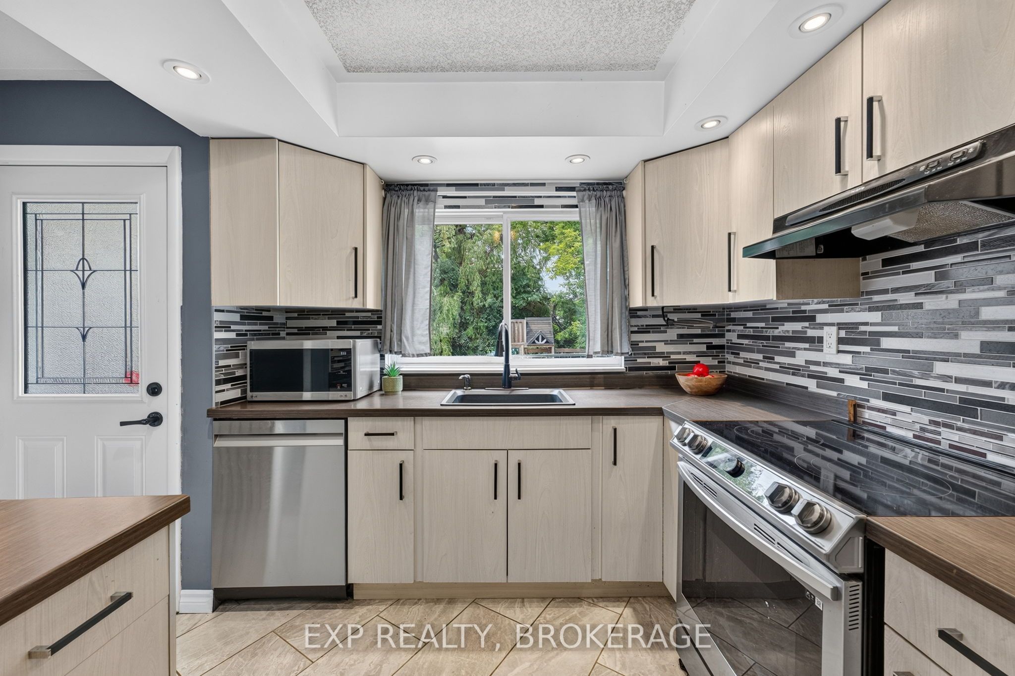44 Lennox Street, Kingston, ON K7M 4S4 photo 4
