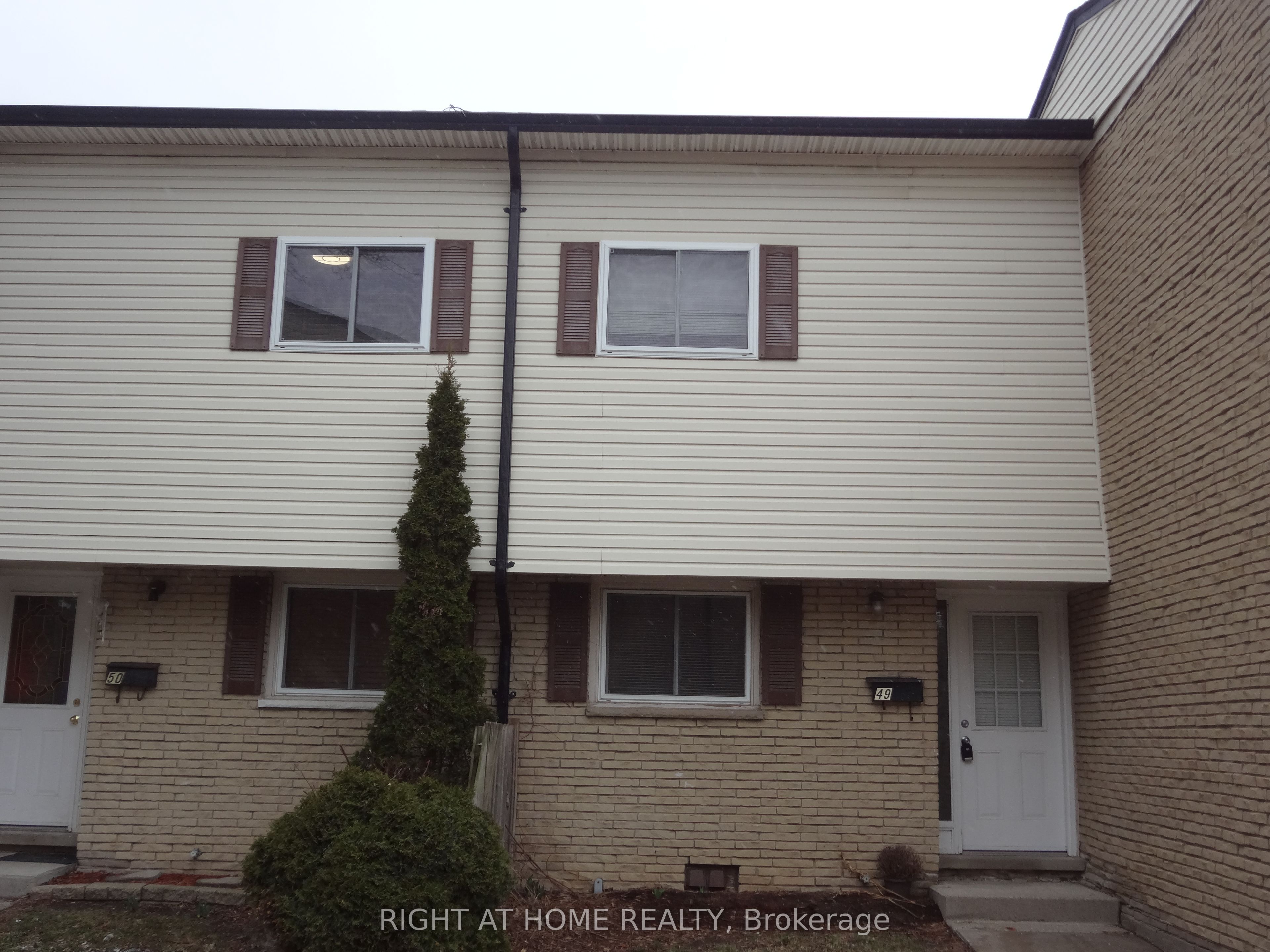 211 Veronica Drive 49, Kitchener, ON N2A 2R8