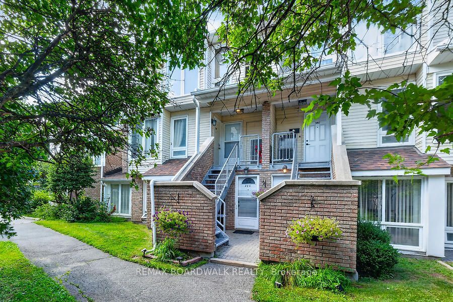 24B Shehyn Lane, Tanglewood - Grenfell Glen - Pineglen, ON K2G 4Y5 photo 2