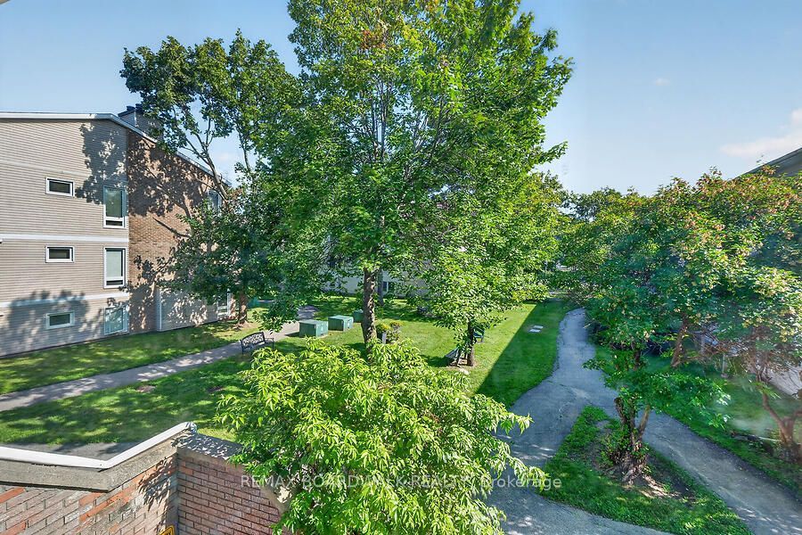 24B Shehyn Lane, Tanglewood - Grenfell Glen - Pineglen, ON K2G 4Y5 photo 5