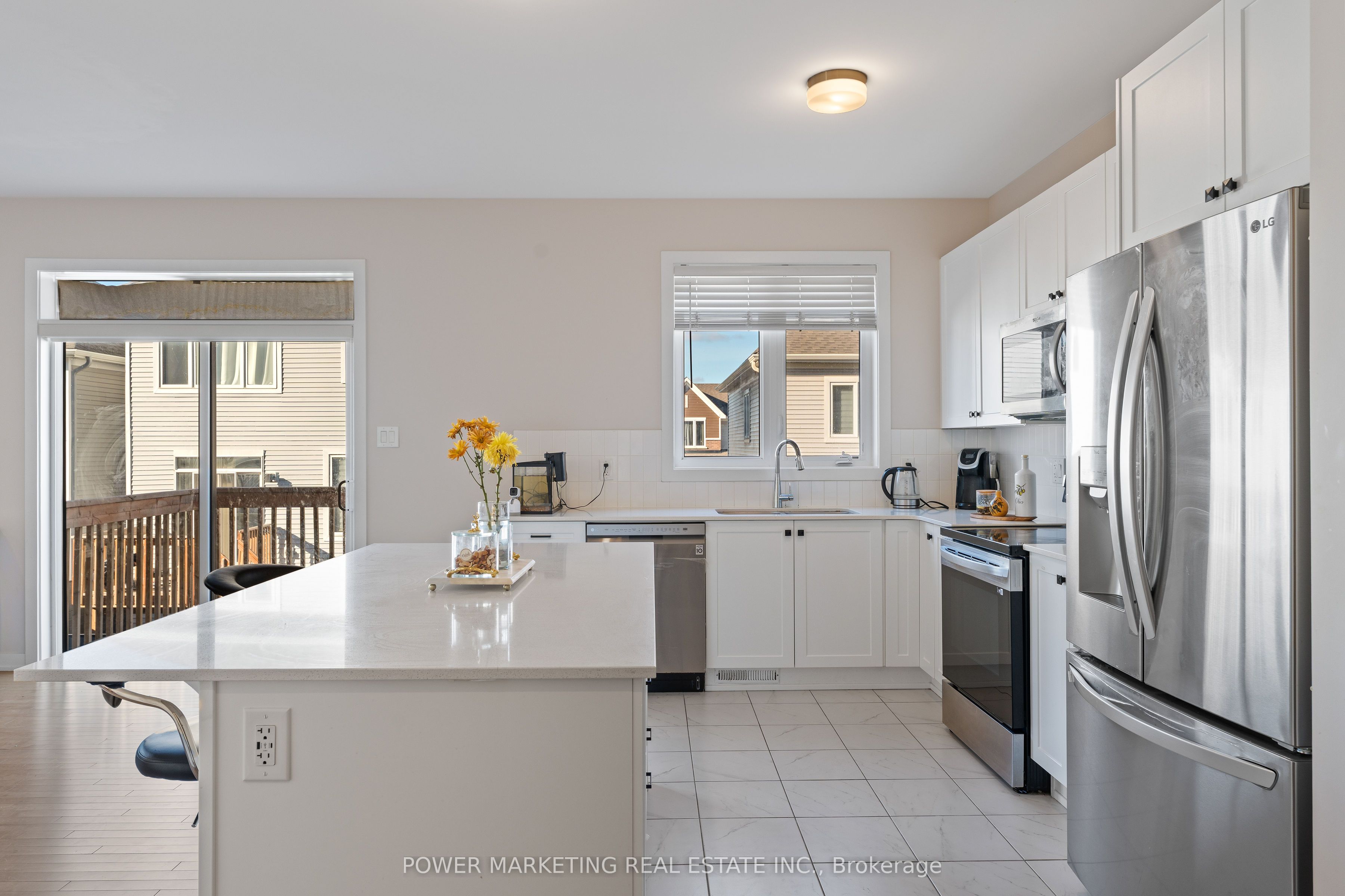 228 Appalachian Circle, Barrhaven, ON K2J 6X4 photo 3