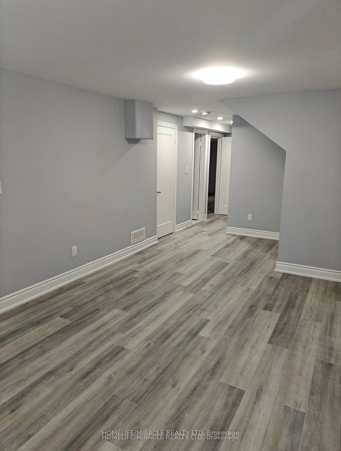 28 Crossmore Crescent Basement, Cambridge, ON N1S 0C7 photo 3
