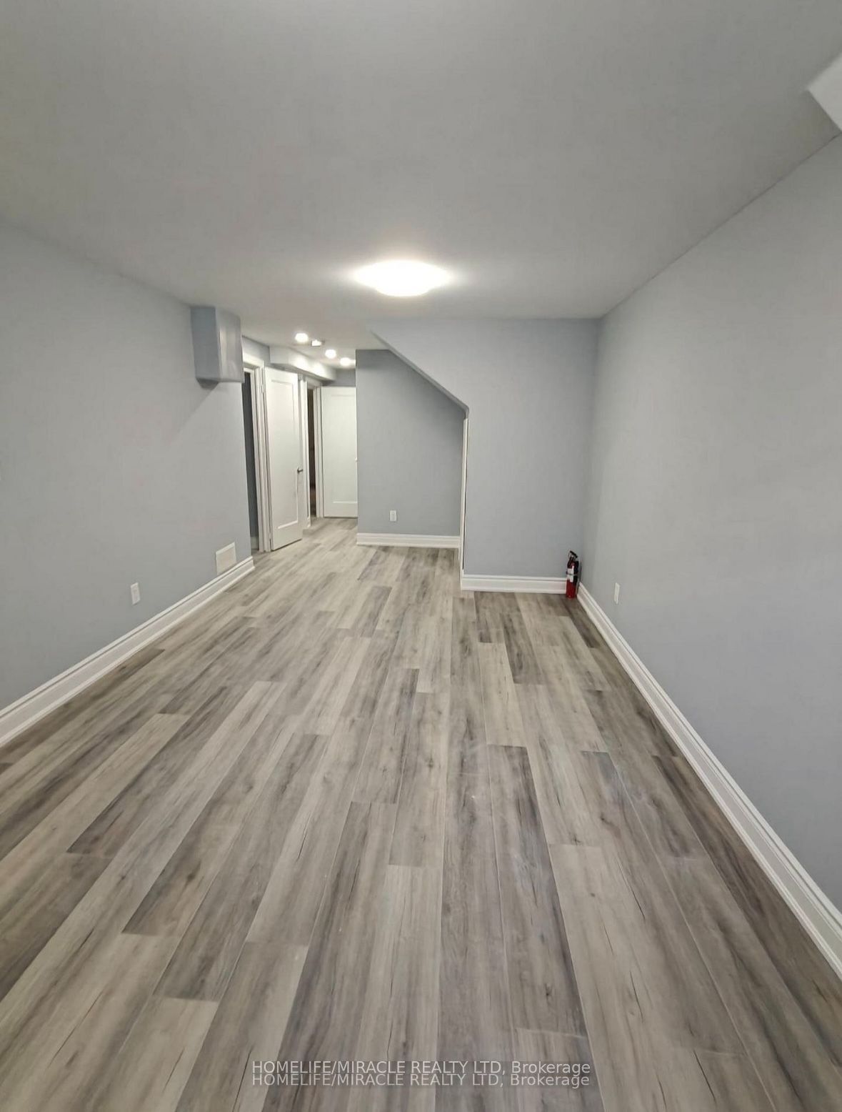 28 Crossmore Crescent Basement, Cambridge, ON N1S 0C7 photo 4