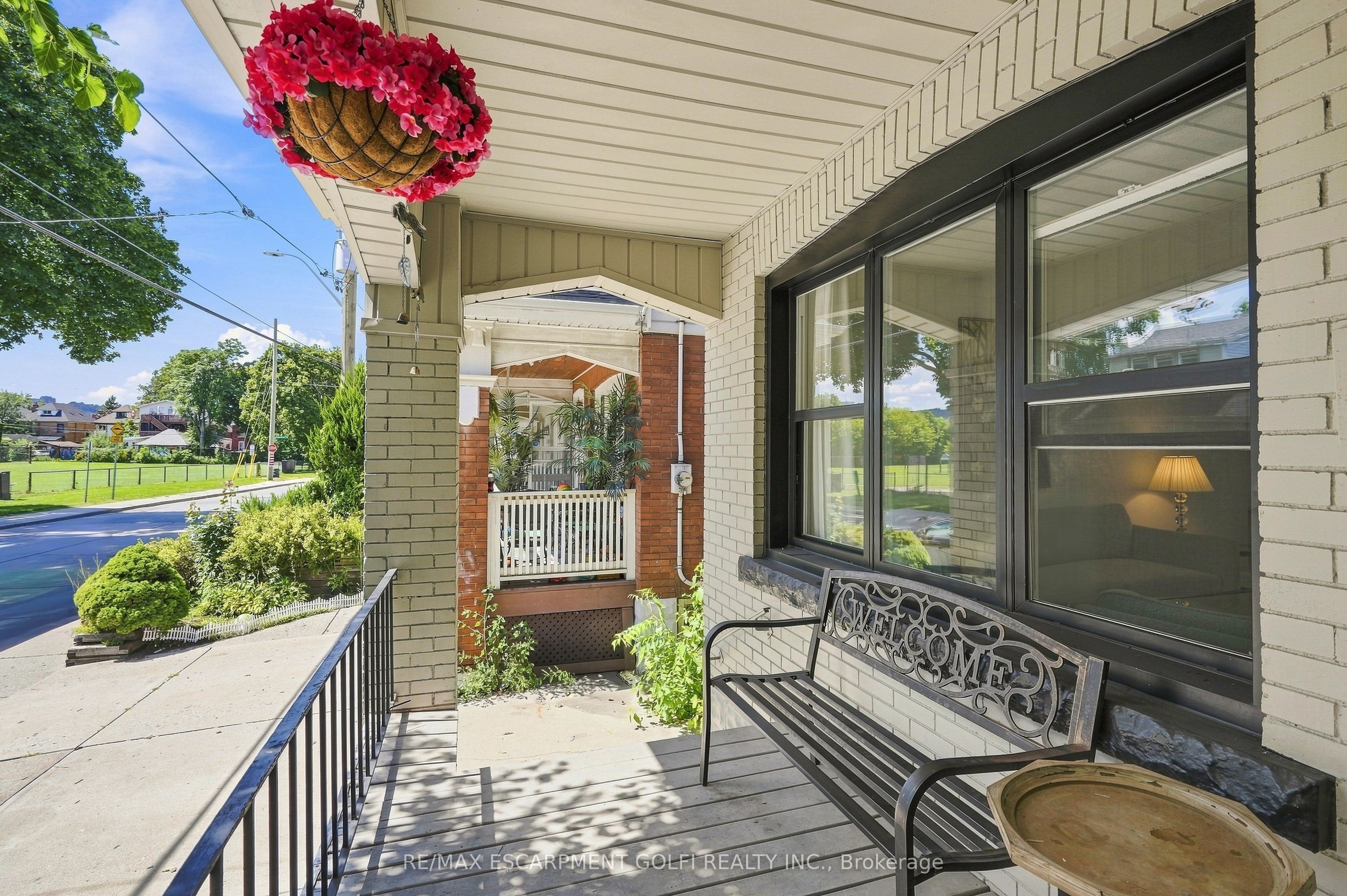 463 Dunsmure Avenue, Hamilton, ON L8L 1X4 photo 4