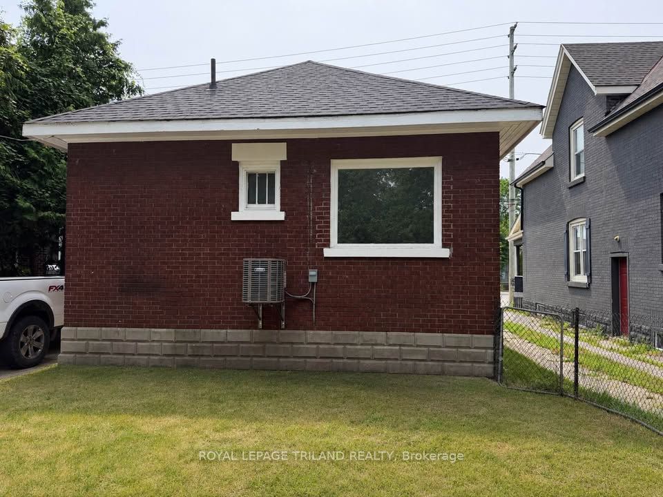 136 Adelaide Street N, London East, ON N6B 3G8 photo 2