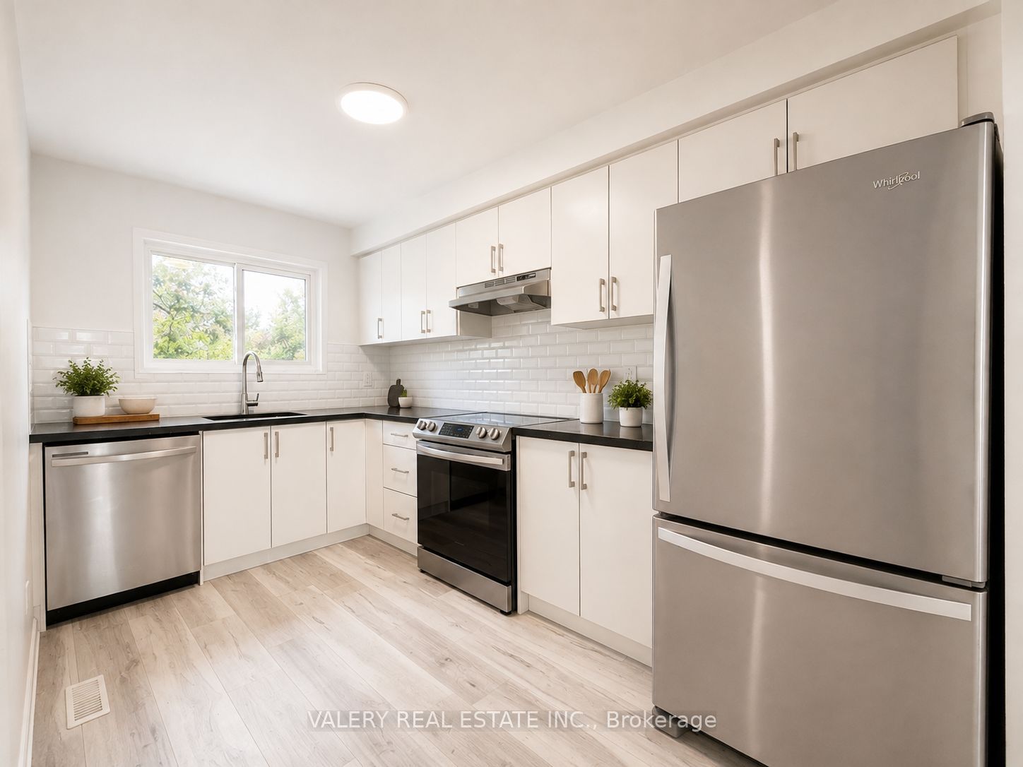 528 Sunnydale Place E, Waterloo, ON N2L 4T1 photo 3