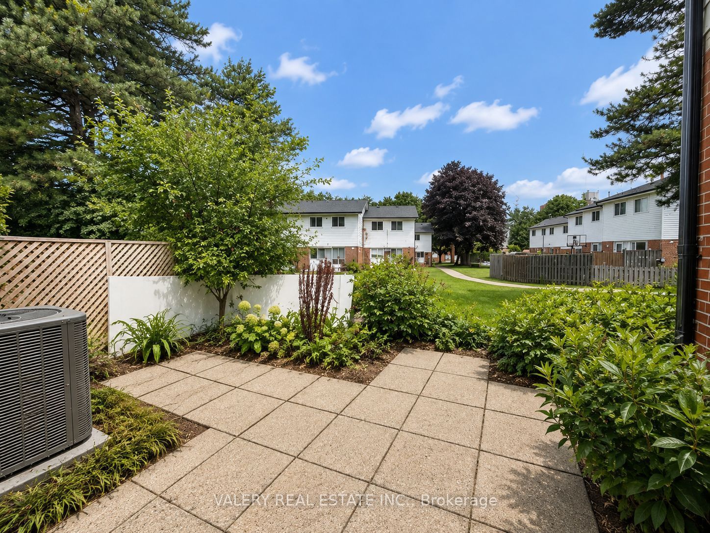 516 Sunnydale Place E, Waterloo, ON N2L 4T1 photo 5