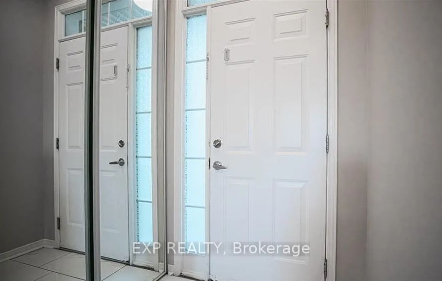 141 Oakfield Crescent, Barrhaven, ON K2J 5H8 photo 2