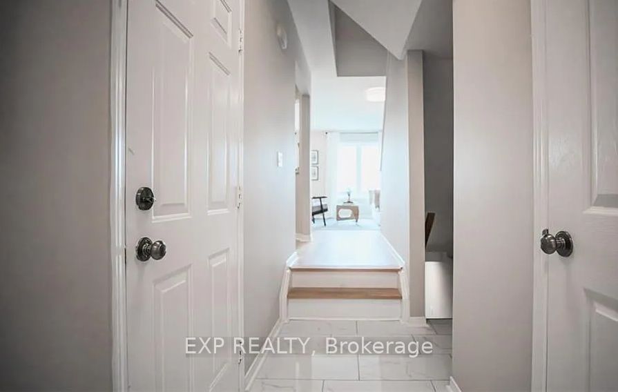 141 Oakfield Crescent, Barrhaven, ON K2J 5H8 photo 3