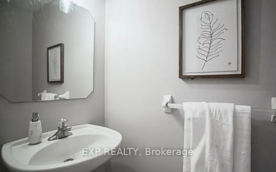 141 Oakfield Crescent, Barrhaven, ON K2J 5H8 photo 4