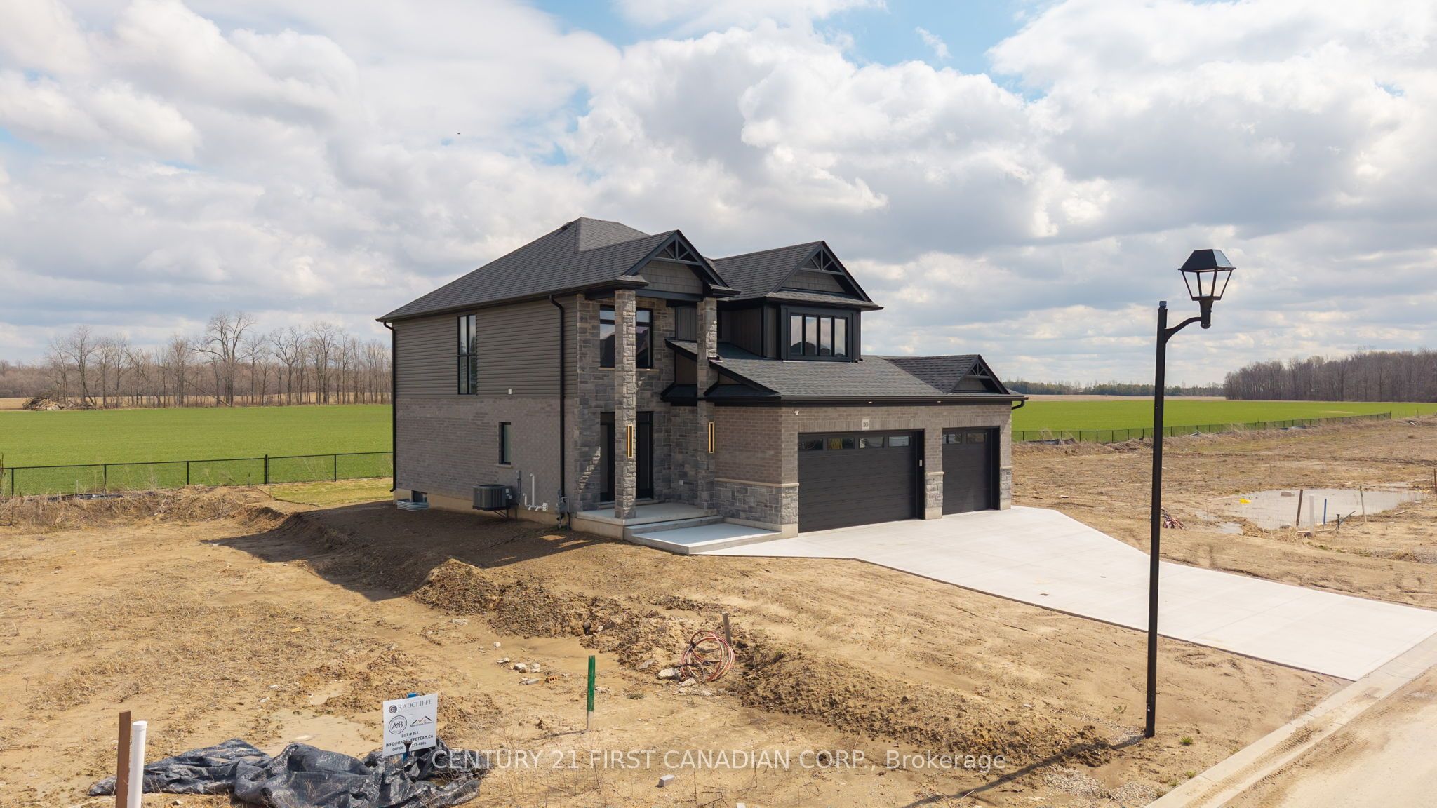 110 Sheldabren Street, North Middlesex, ON N0M 1A0 photo 2