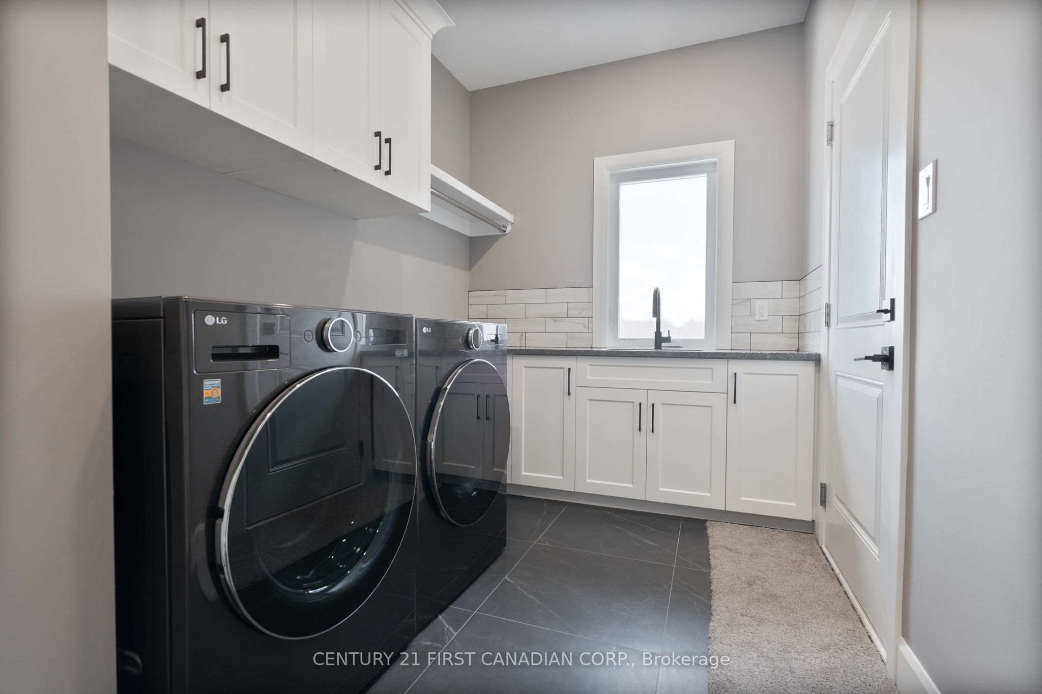 110 Sheldabren Street, North Middlesex, ON N0M 1A0 photo 5