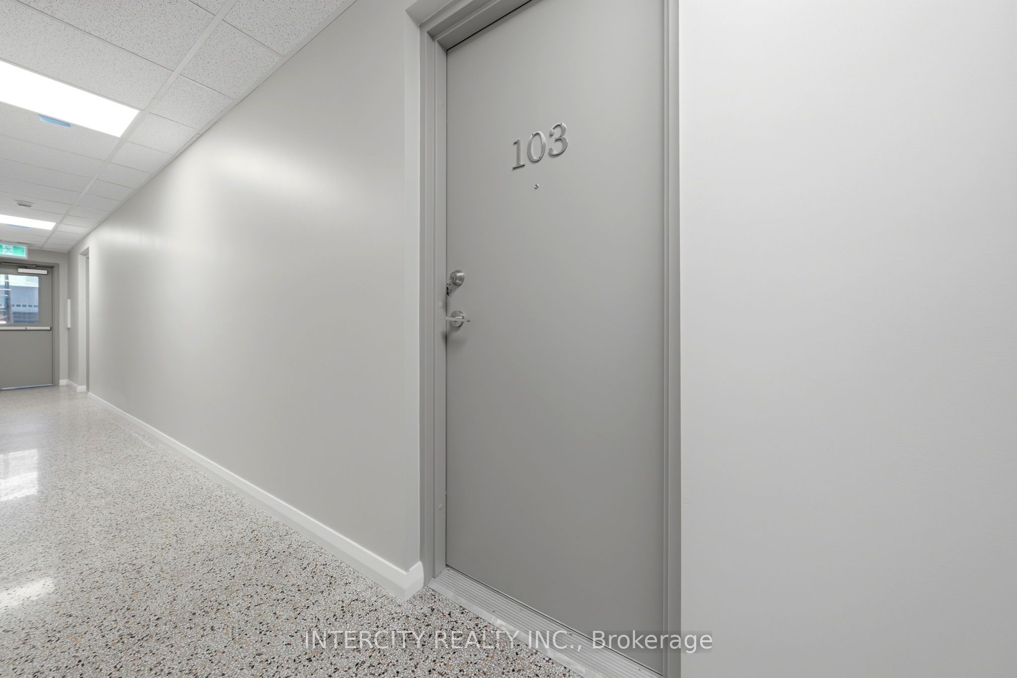 91 Wentworth Street S 2, Hamilton, ON L8N 2Y9 photo 2