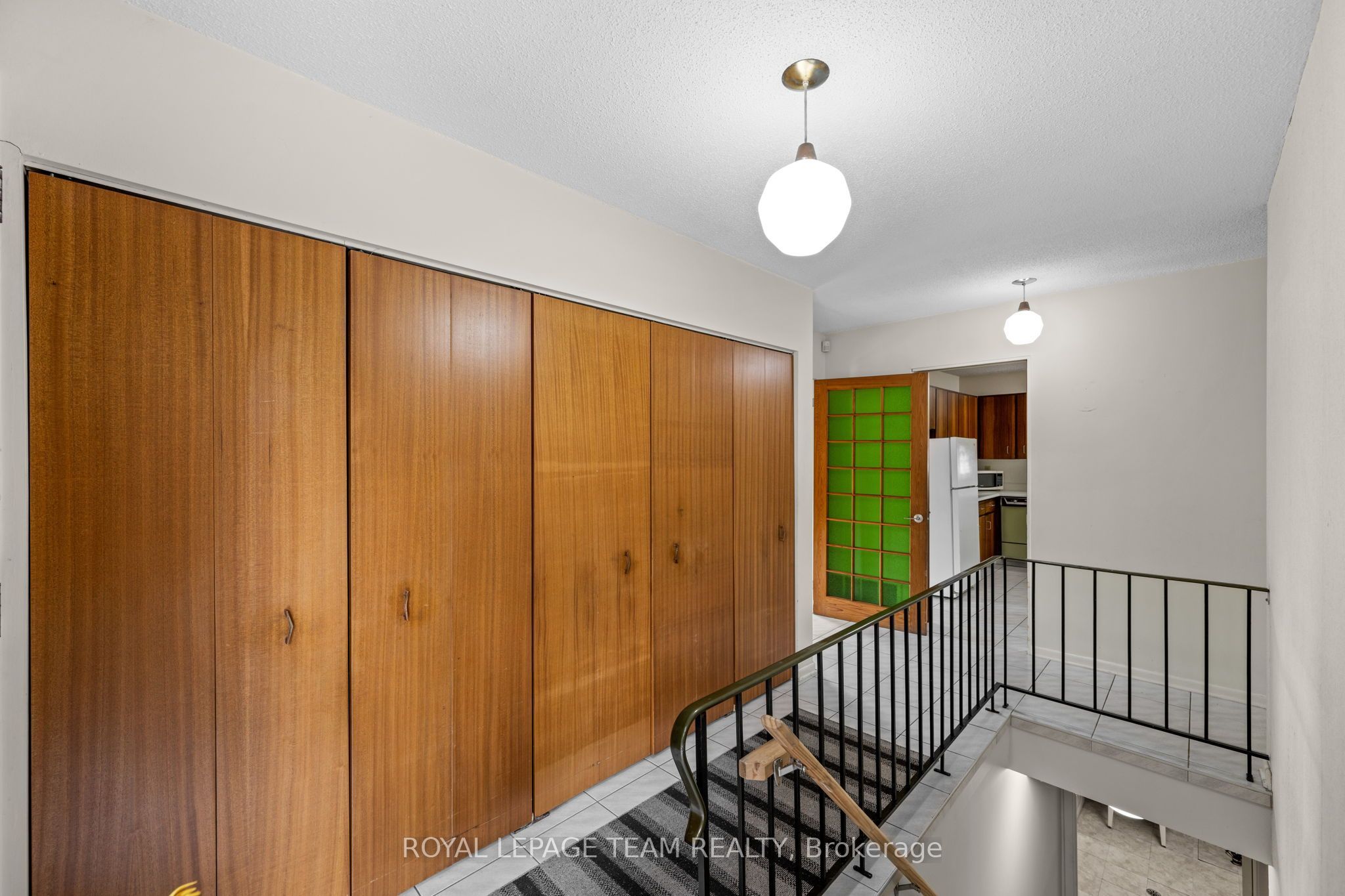 1380 Marchand Street, Cyrville - Carson Grove - Pineview, ON K1B 3N8 photo 3