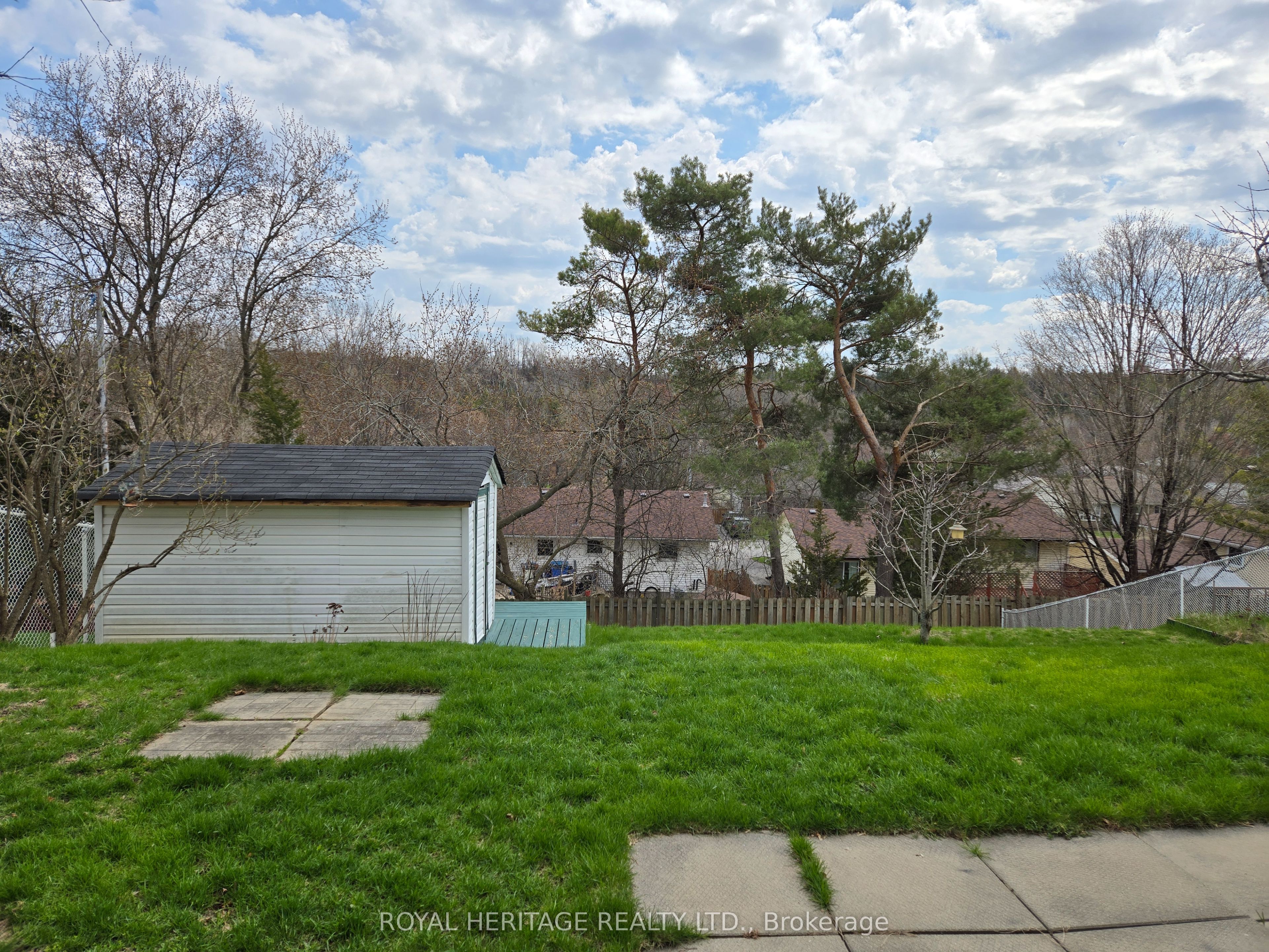29 Fleming Road SW, Quinte West, ON K8V 6P7 photo 2