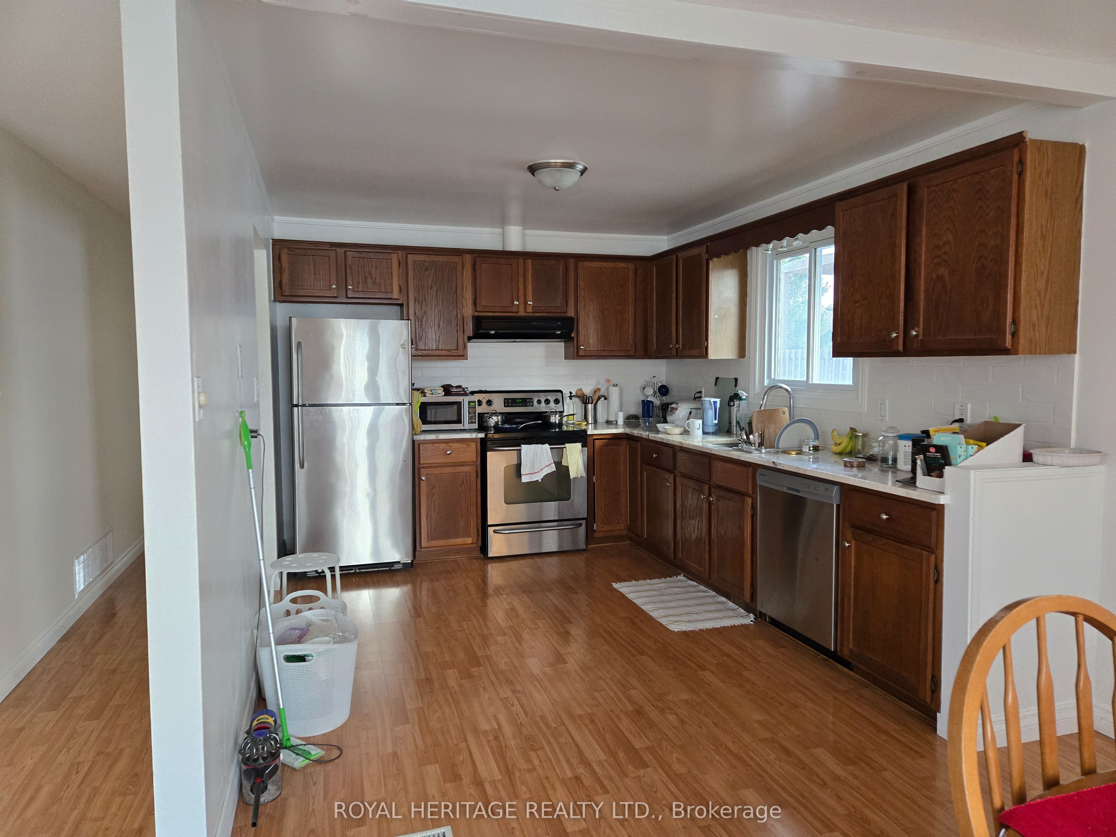 29 Fleming Road SW, Quinte West, ON K8V 6P7 photo 3