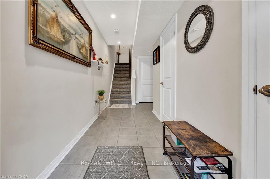 115 South Creek Drive 2C, Kitchener, ON N2P 0H2 photo 5