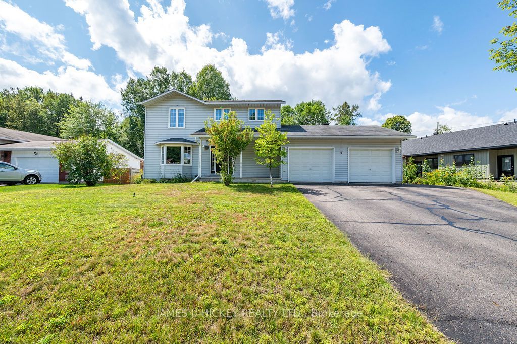 4 Banting Drive, Deep River, ON K0J 1P0