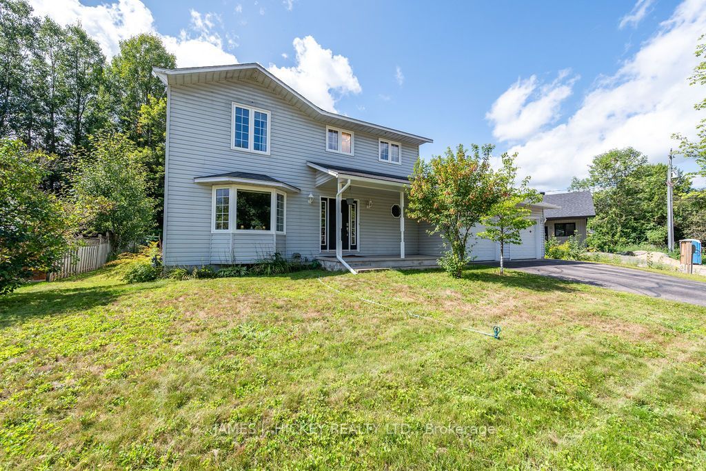 4 Banting Drive, Deep River, ON K0J 1P0 photo 2