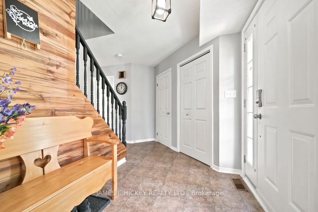 4 Banting Drive, Deep River, ON K0J 1P0 photo 5