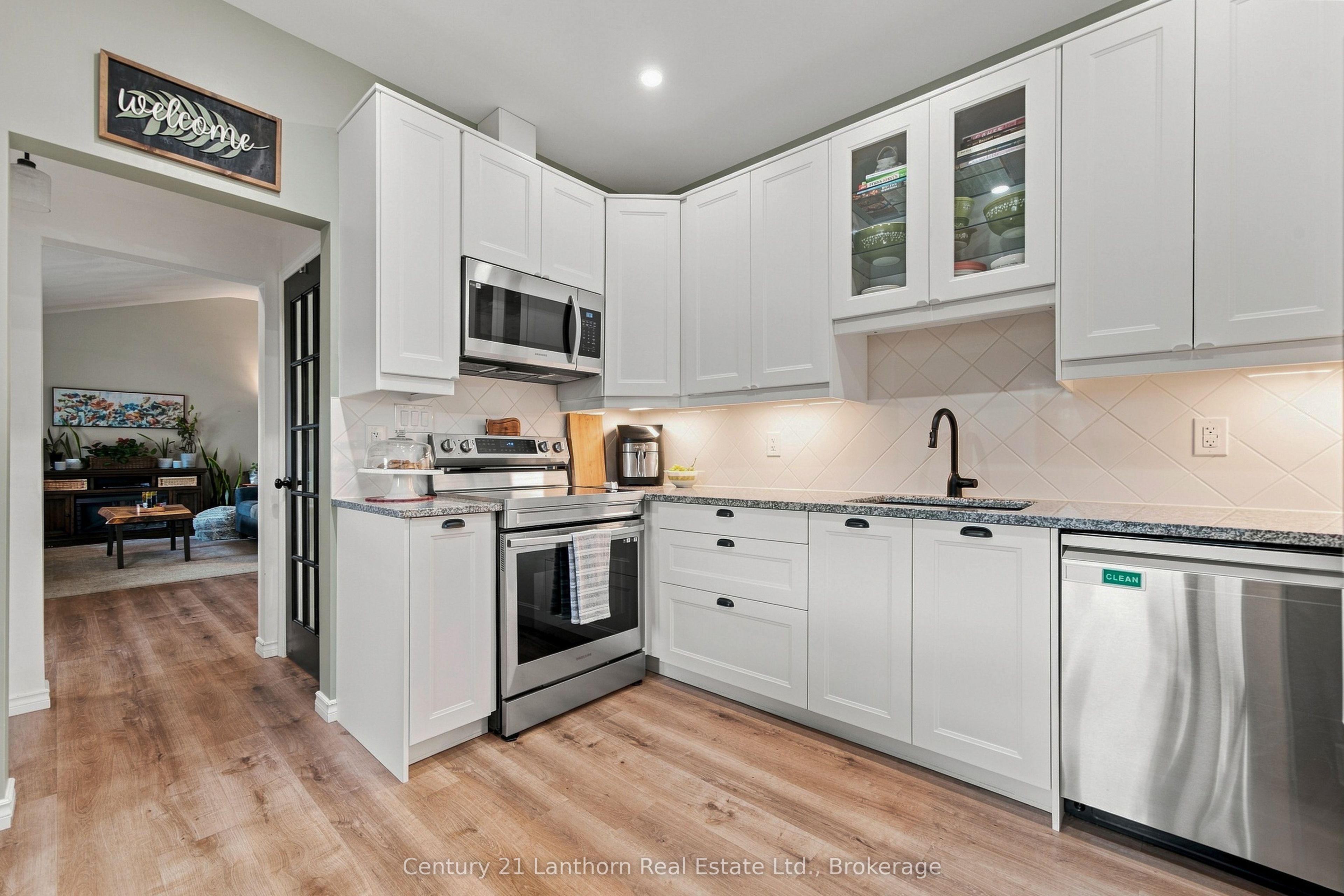 169 Farley Avenue, Belleville, ON K8N 4L3 photo 3