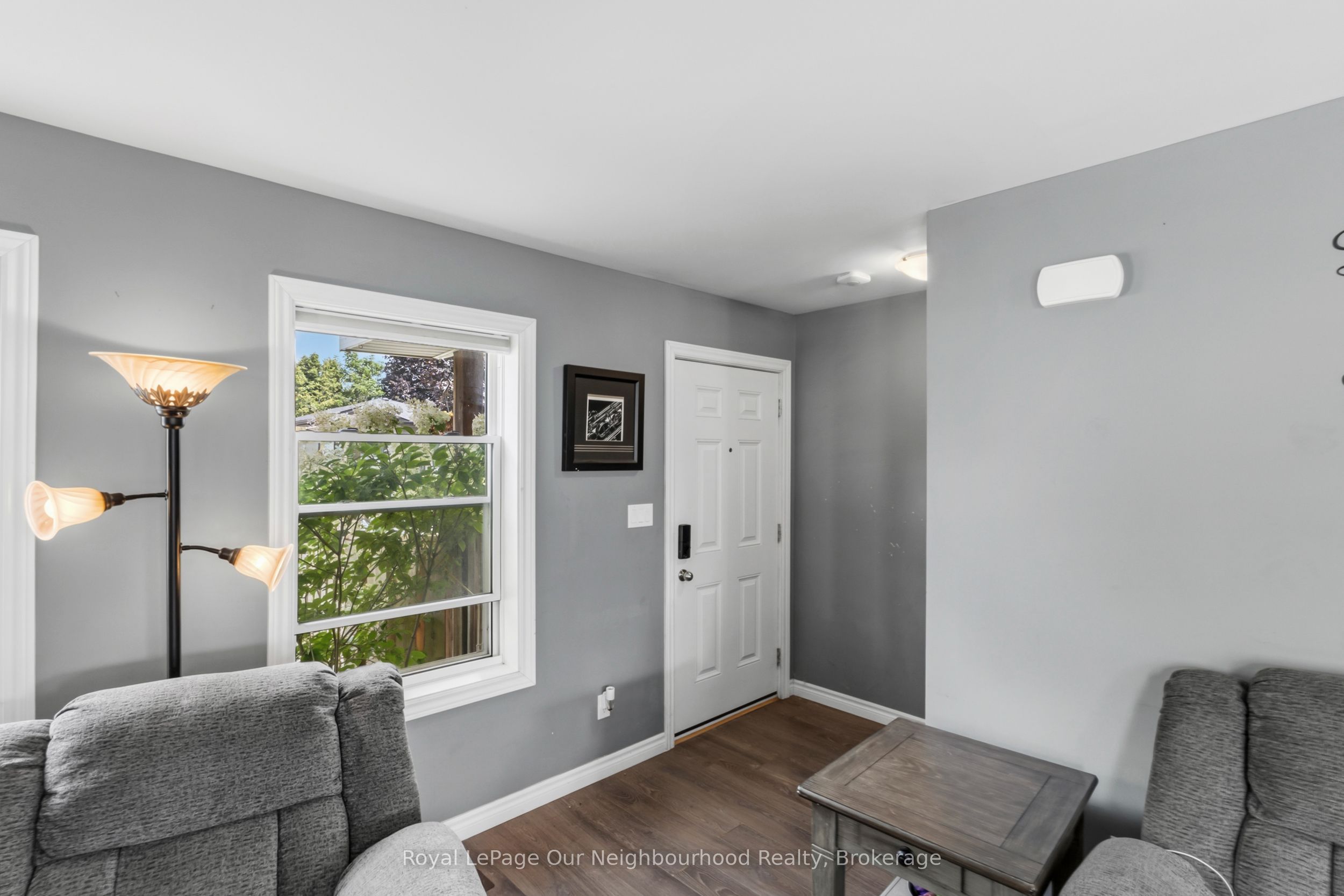 28 Hope Street N, Port Hope, ON L1A 2N5 photo 3