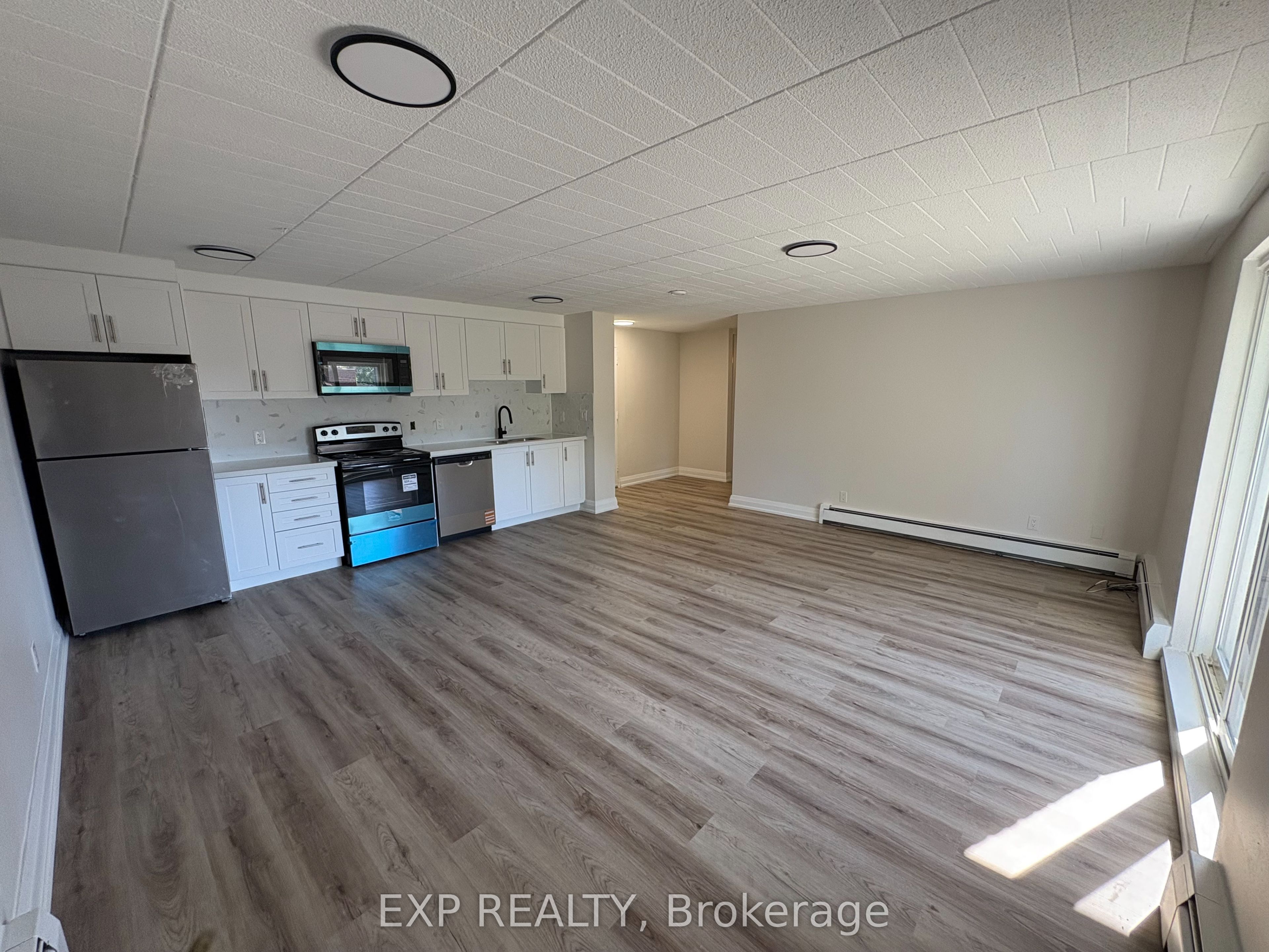 4422 Huron Street 406, Niagara Falls, ON L2E 7C8