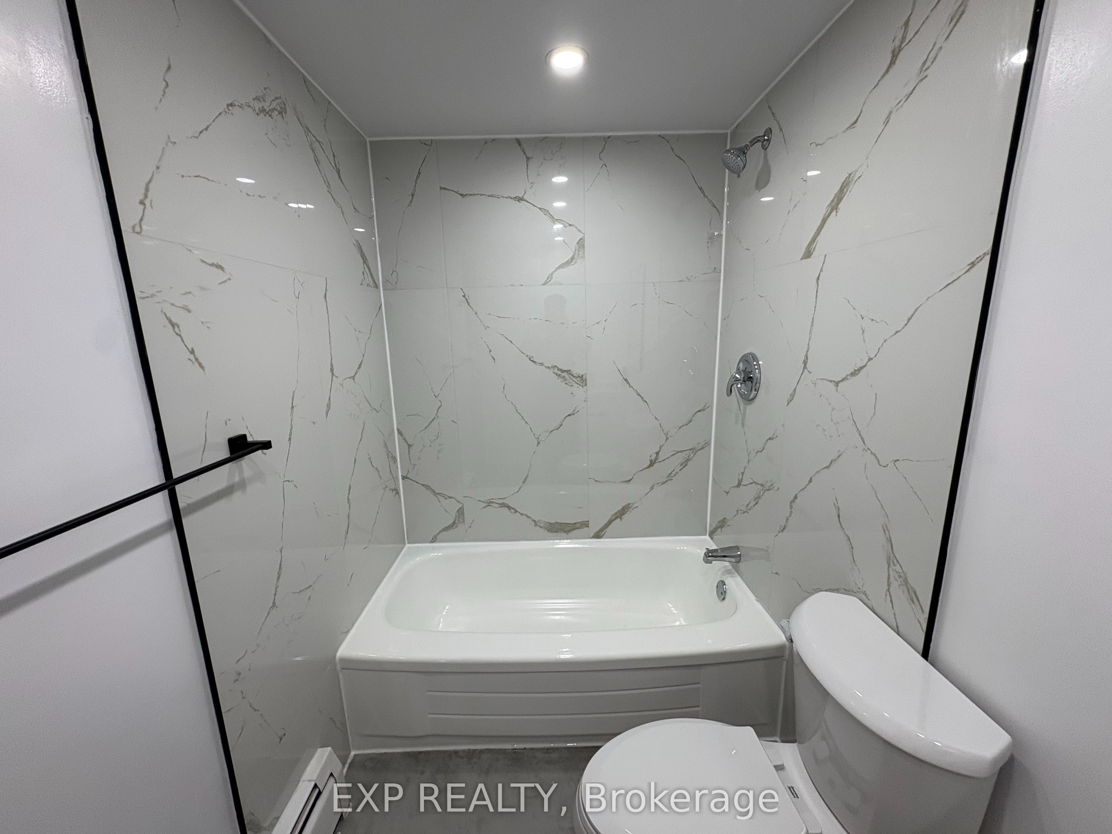 4422 Huron Street 406, Niagara Falls, ON L2E 7C8 photo 4