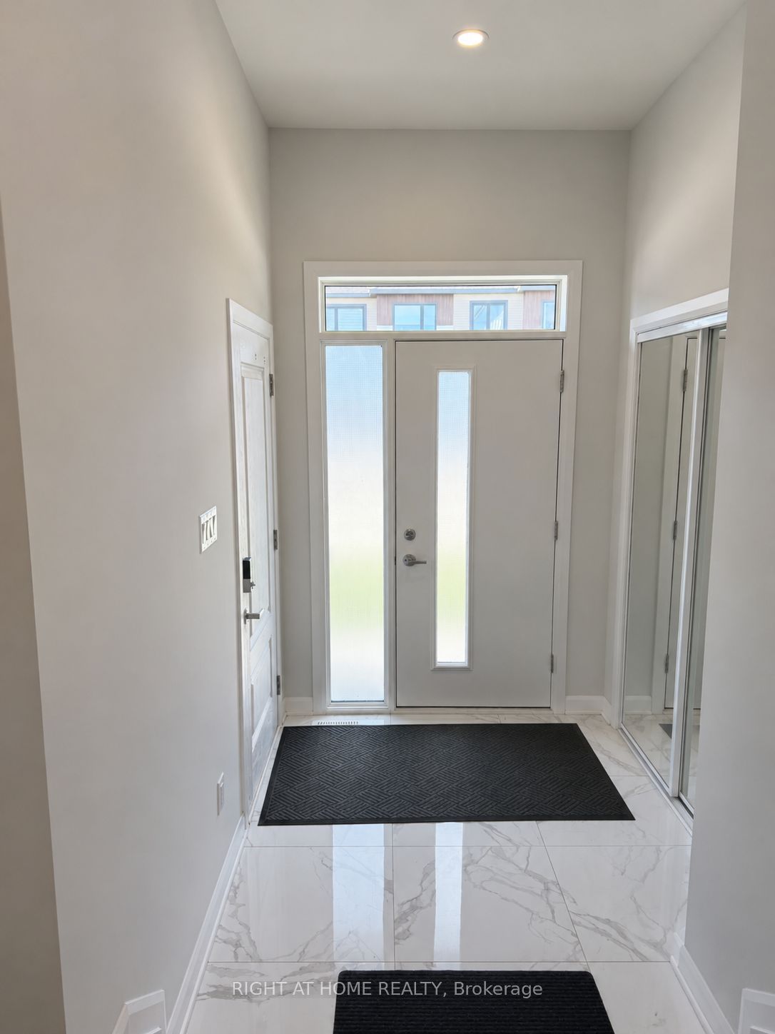 751 Fairline Row, Stittsville - Munster - Richmond, ON K2V 0V7 photo 4