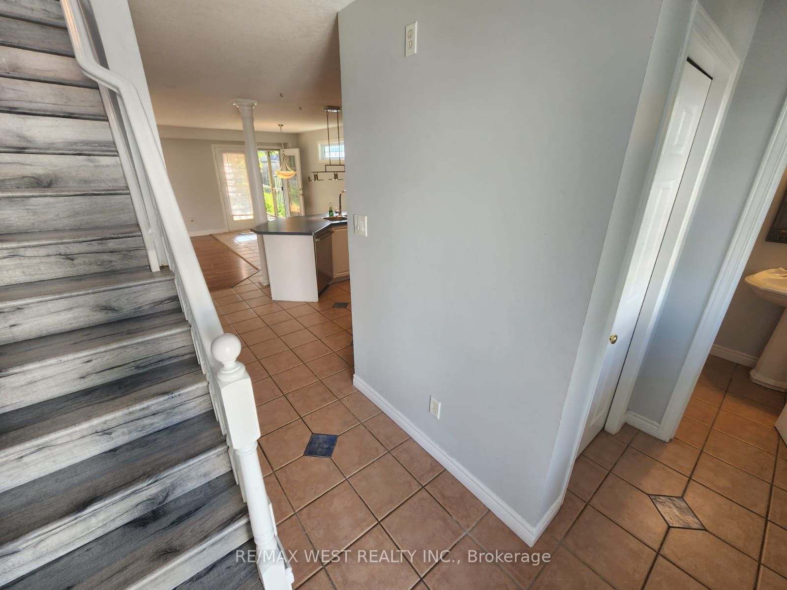 792 Butternut Avenue, Waterloo, ON N2V 2M3 photo 2