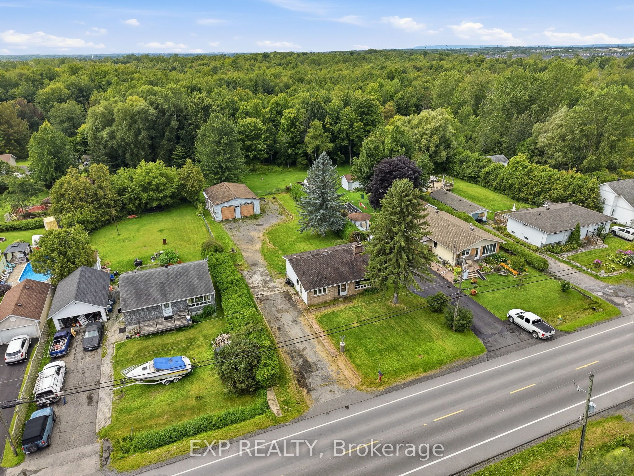 2498 Mer Bleue Road, Orleans - Convent Glen and Area, ON K4B 1H9 photo 3