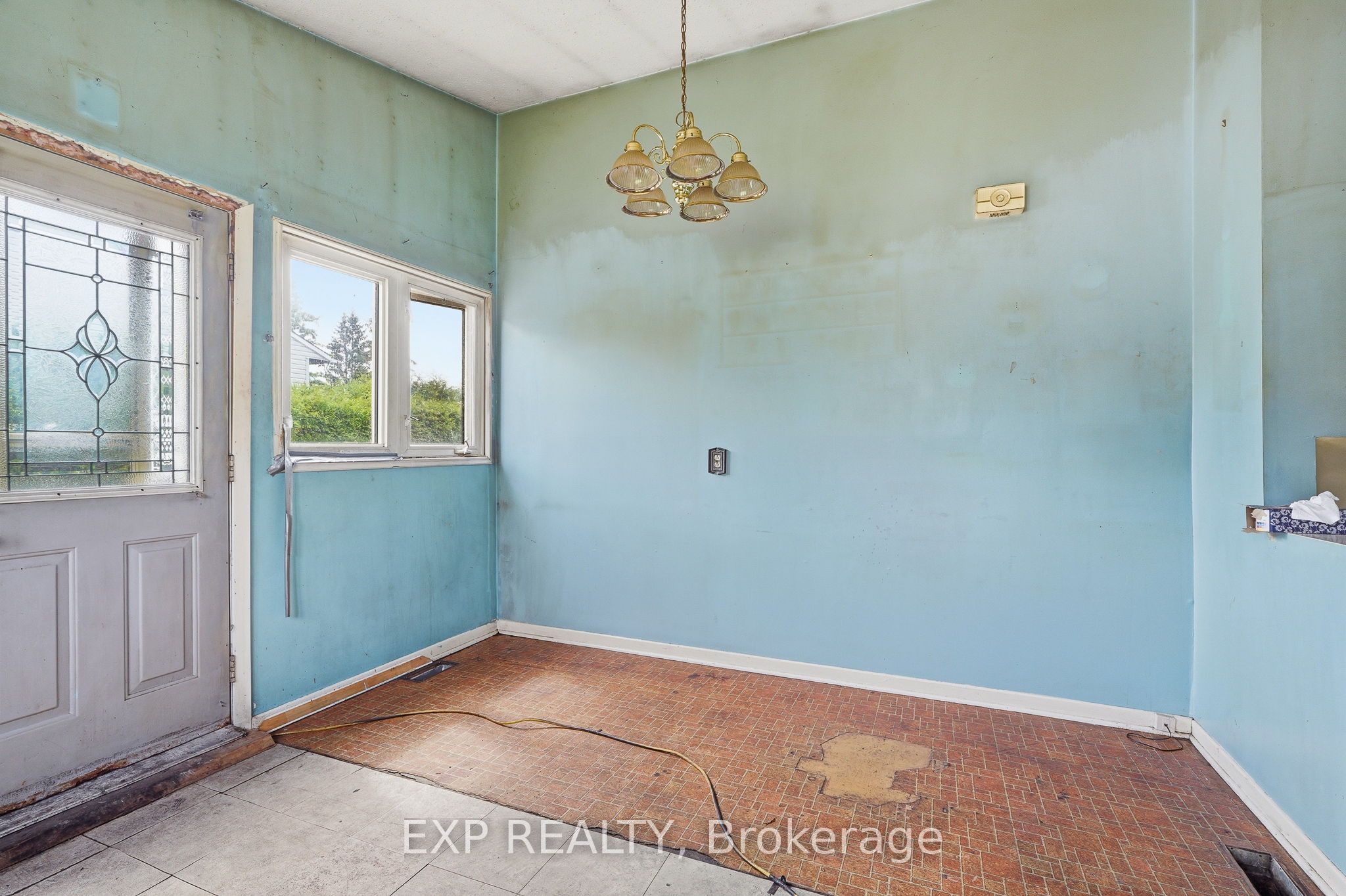 2498 Mer Bleue Road, Orleans - Convent Glen and Area, ON K4B 1H9 photo 4