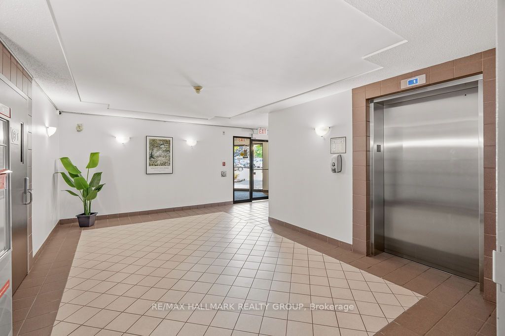 270 Brittany Drive 407, Manor Park - Cardinal Glen and Area, ON K1K 4M3 photo 5