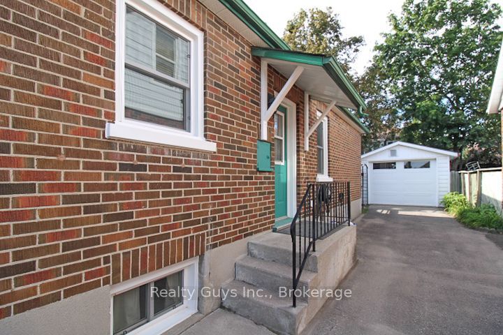 590 Mccannan Avenue, Peterborough, ON K9J 4J6 photo 4