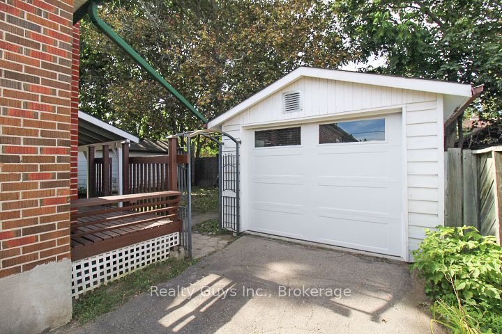 590 Mccannan Avenue, Peterborough, ON K9J 4J6 photo 5