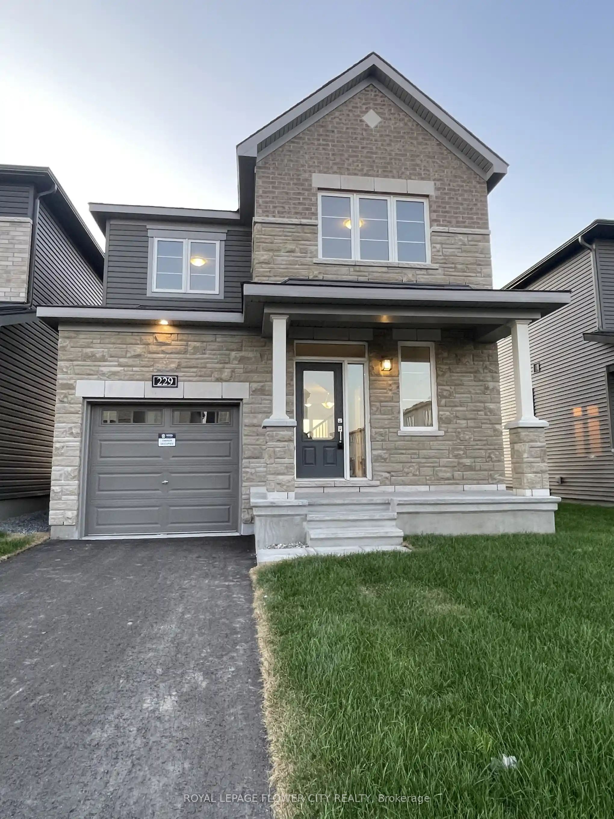 229 Elsie Macgill Walk, Kanata, ON K2W 0L5
