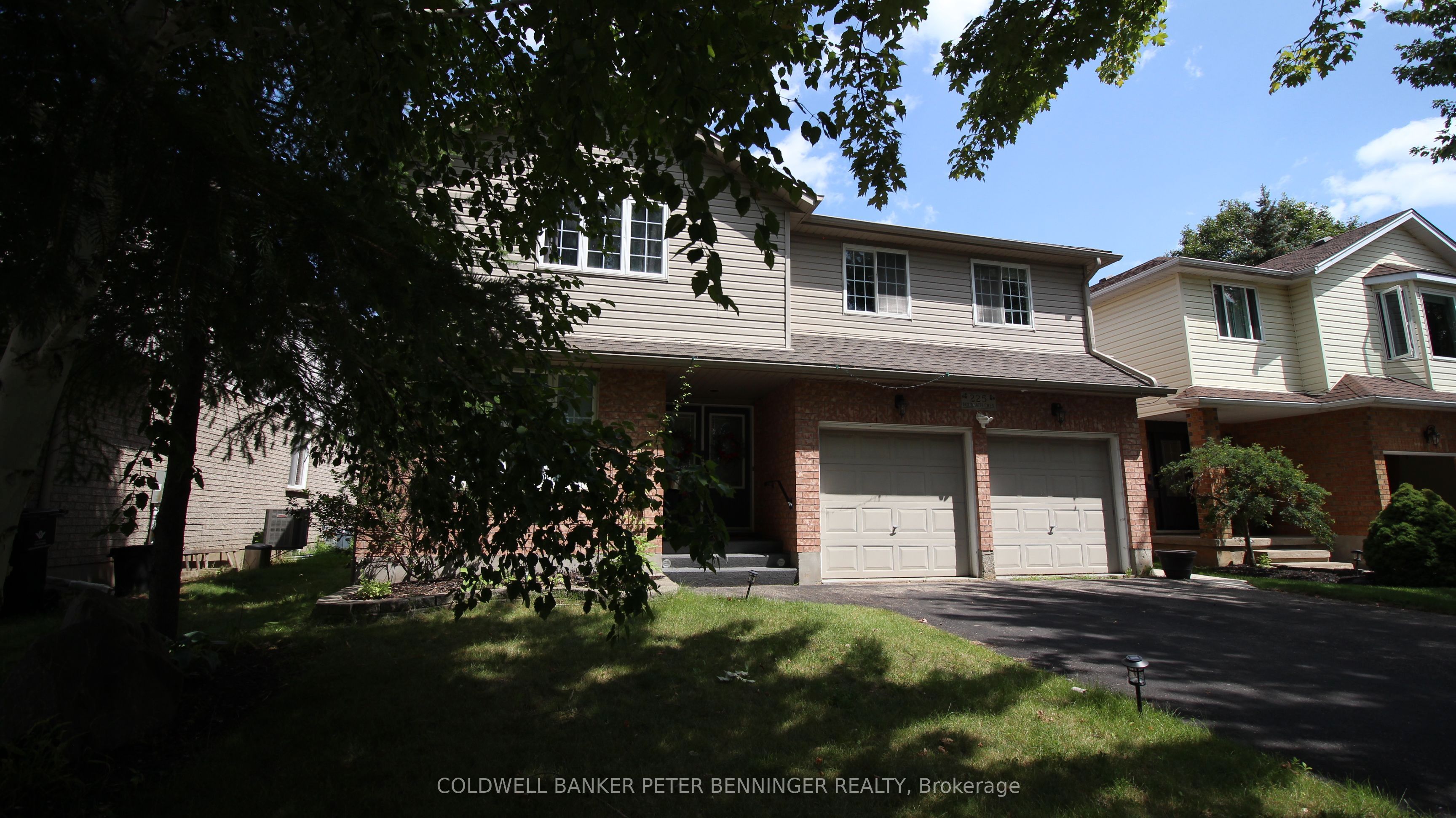 225 Holbeach Crescent, Waterloo, ON N2J 4Y7 photo 2